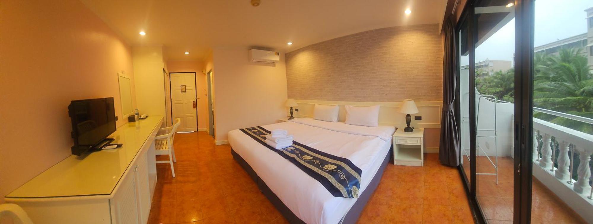 Patong Central Residence And Apartment Exteriör bild